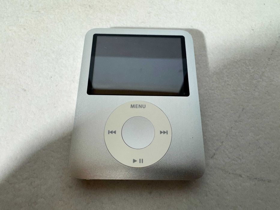Apple iPod Nano 3rd  8GB A1236