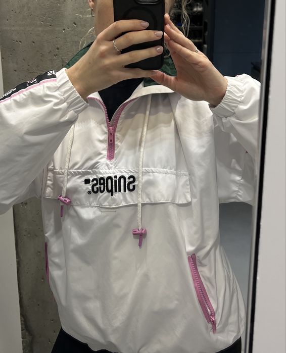 Продам білу вітровку snipes