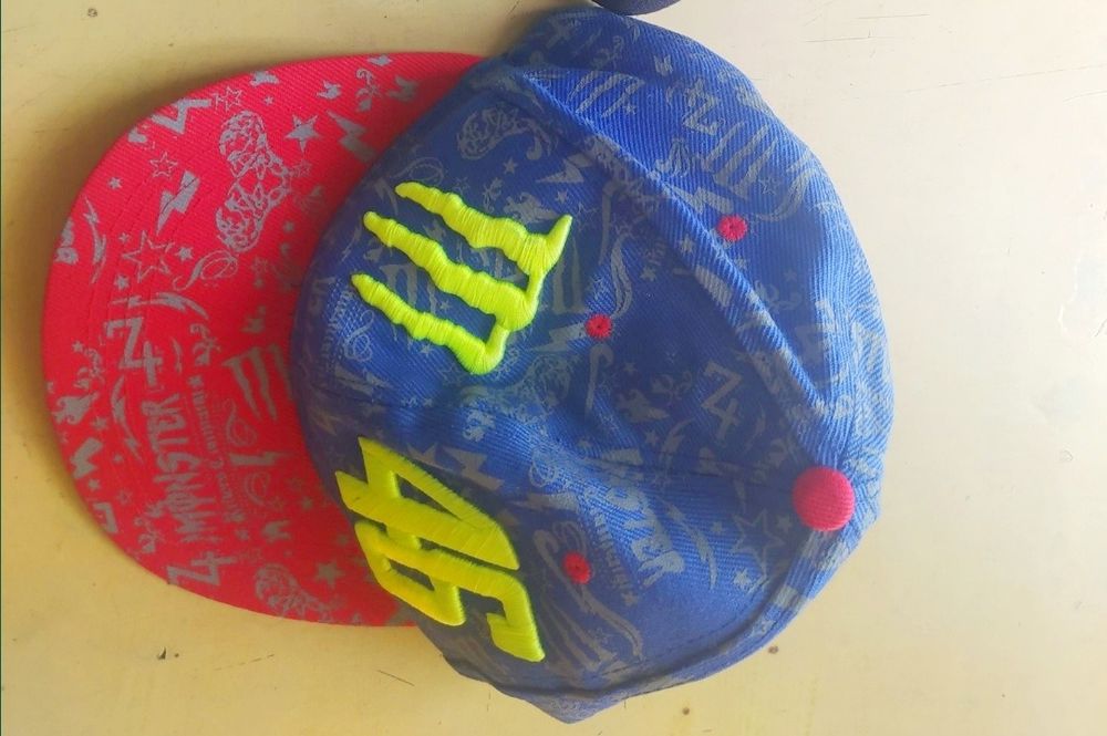 Кепка з вставками