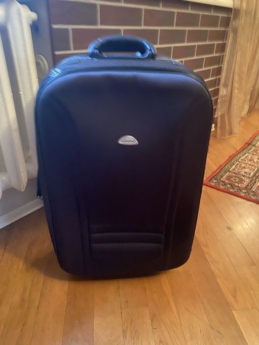 Чемодан дорожный,DELSEY и др.