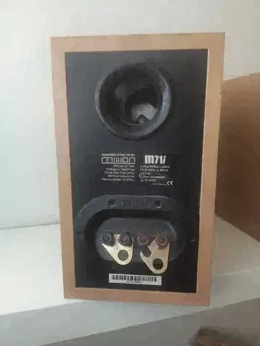 colunas monitoras mission M71i como novas