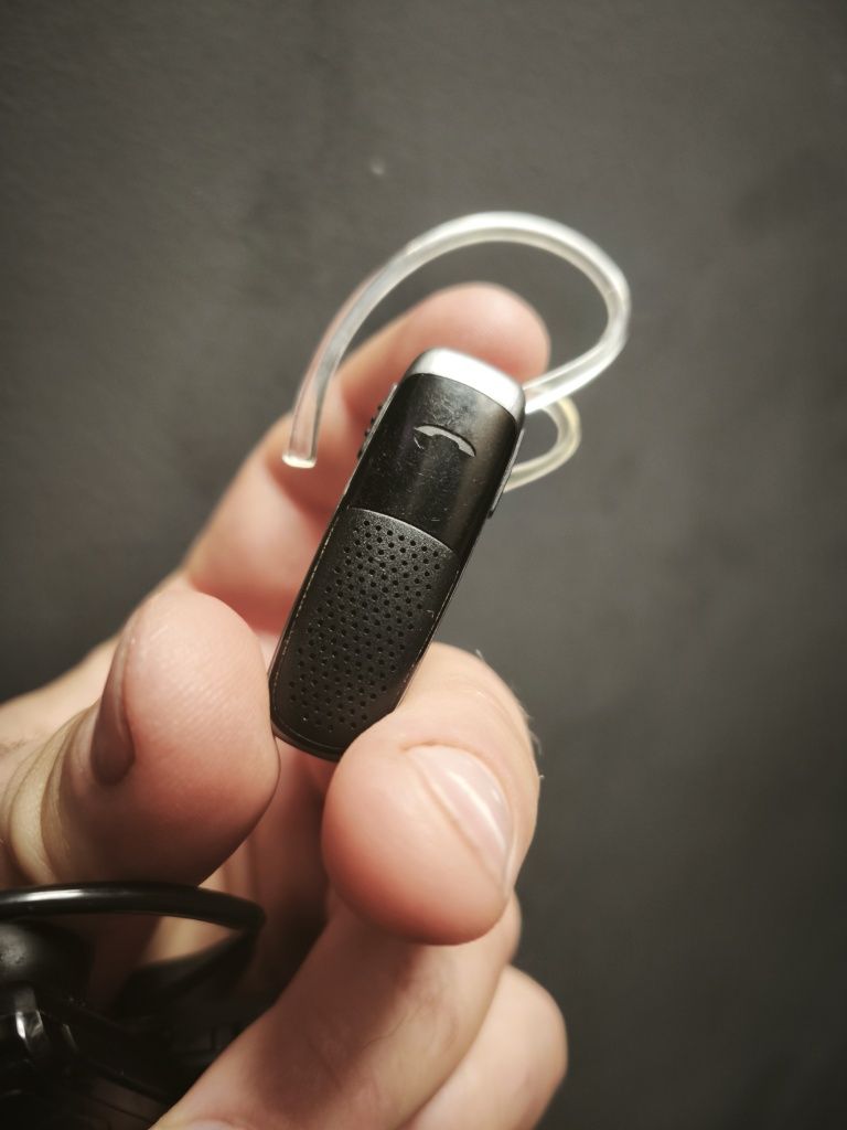 Блютуз наушник Plantronics