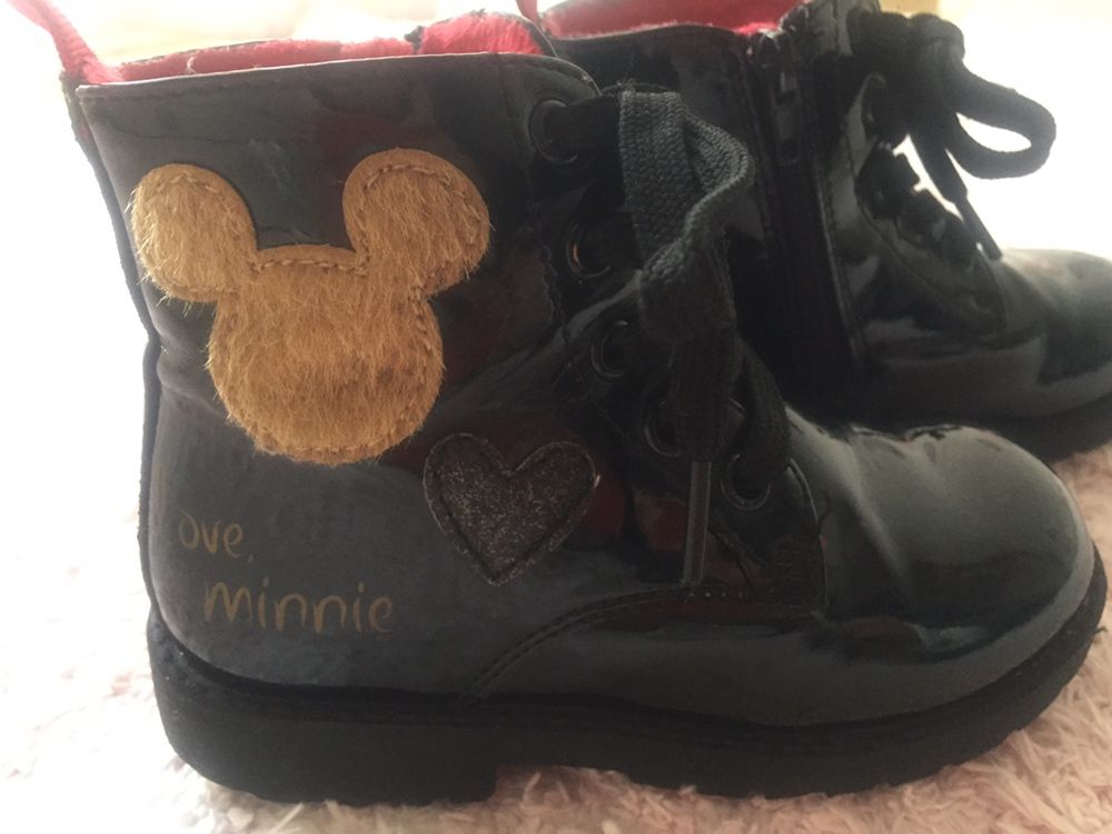 Botas minnie pretas 24