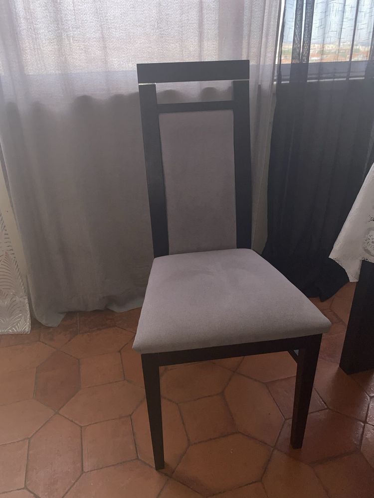 Mesa extensivel + 6 cadeiras