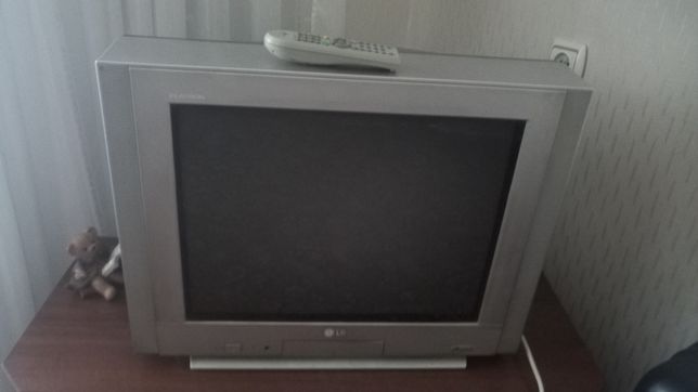 Продам большой телевизор LG