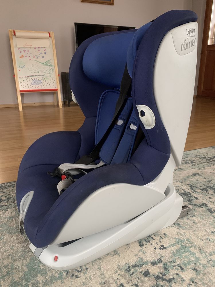 Britax Romer trifix 9-18кг