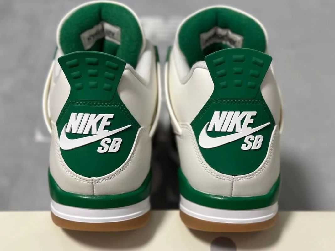 Jordan 4 Retro SB Pine Green 43