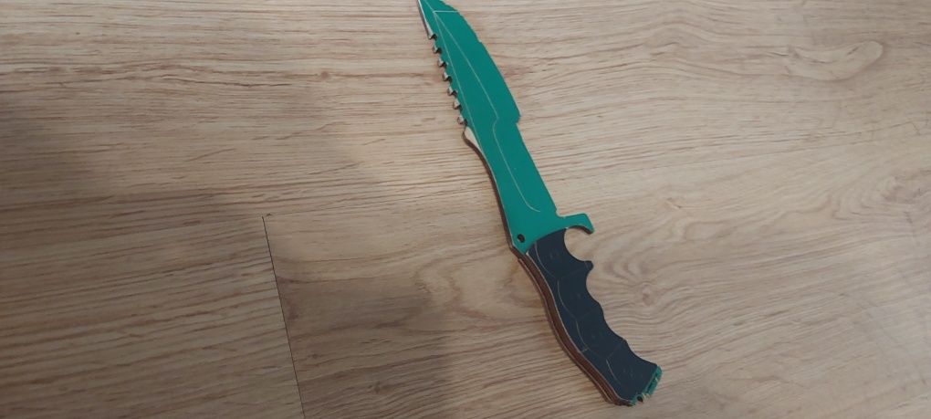 Drewniany nóż jak z CS:GO