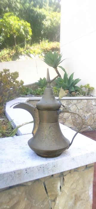 Cafeteiras Dallah latão Médio oriente