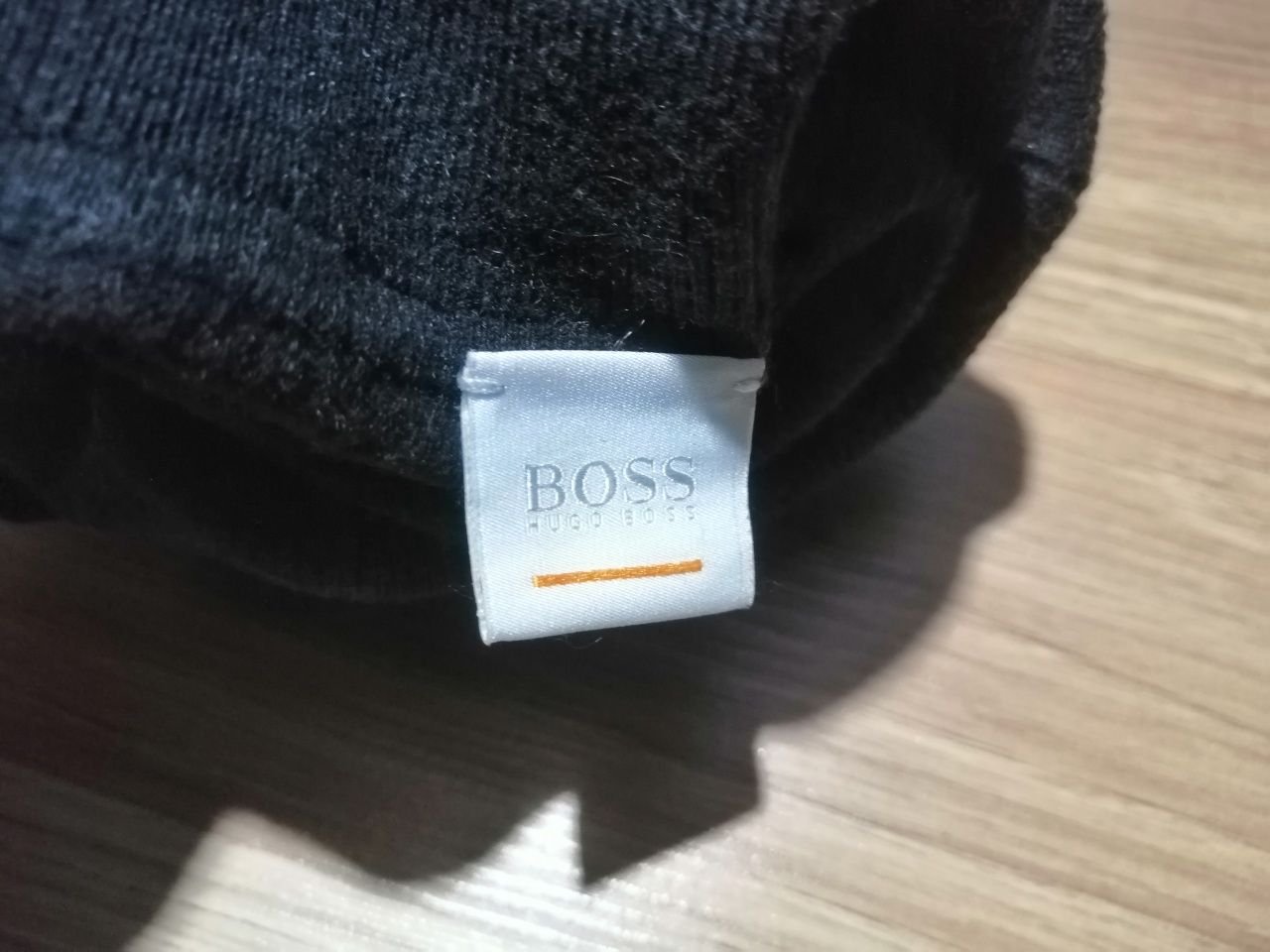 Hugo Boss sweter golf 85%bawełna 10 %kaszmir 5%jedwab w rozmiarze M