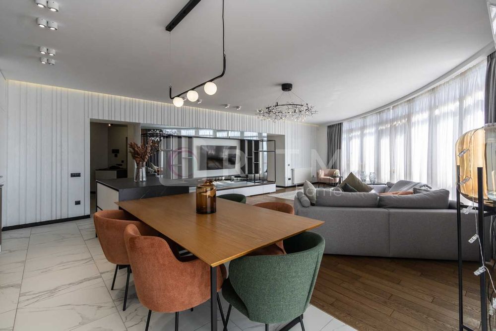 Пропонується простора, 2к +кухня студія з сучасним ремонтом