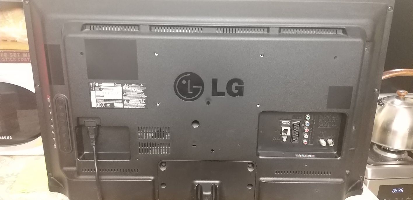 Телевизор LG 32 дюйма. LG 32LN541U. Не смарт.