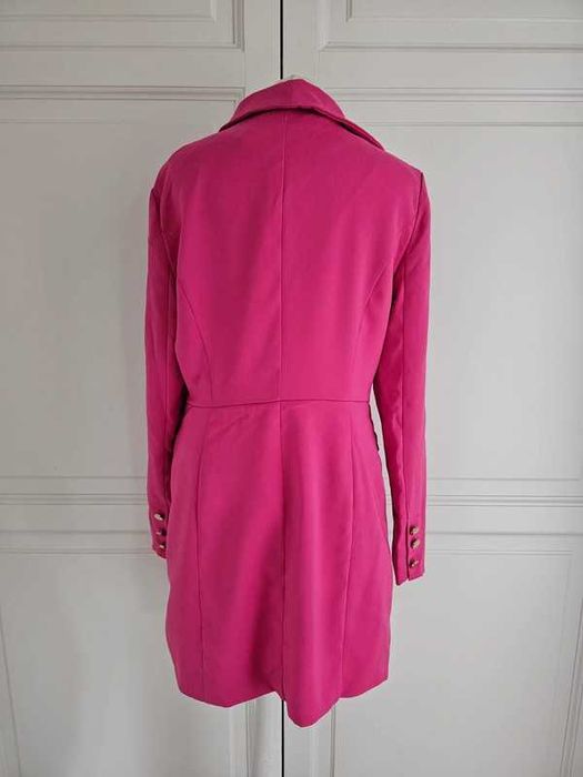 Różowa sukienka o kroju marynarki Lavish Alice r. 44