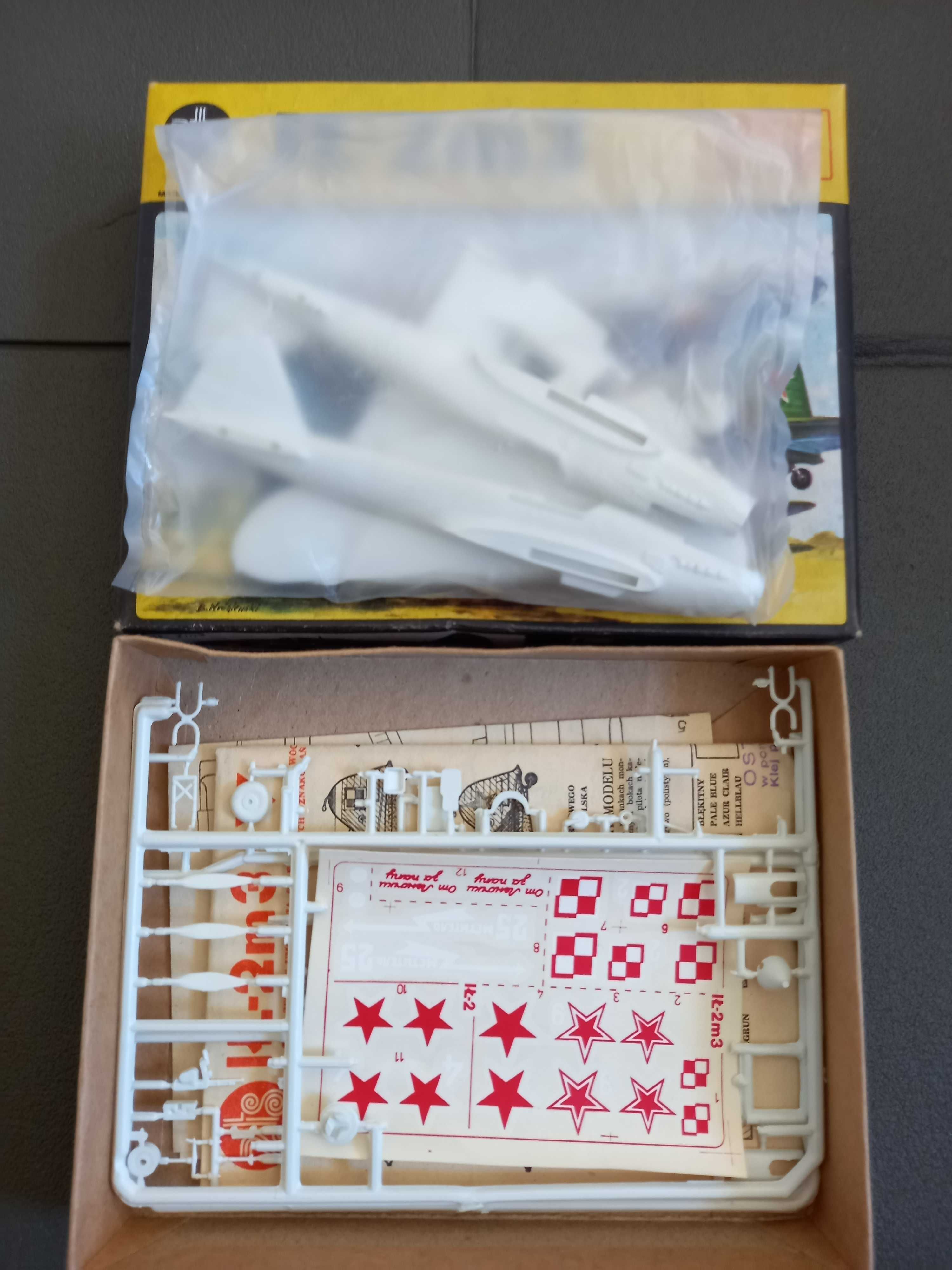 Model samolotu IŁ2m3 w skali 1/72 Pruszków PRL