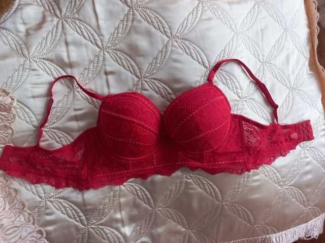 Biustonosz czerwony 85D - elegancki, push up
