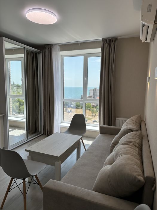 Видовая квартира-студия в Новострое, ЖК Парус