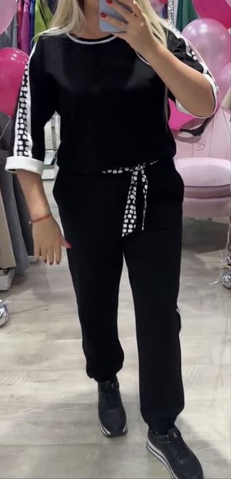 Трикотажний костюм чорного кольору