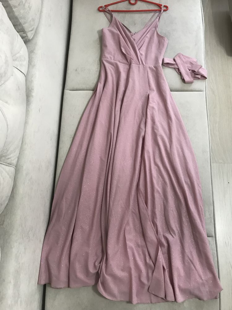 Sukienka różowa z brokatem r. 36