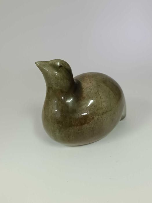 Escultura ave em barro vidrado ass. João Germano