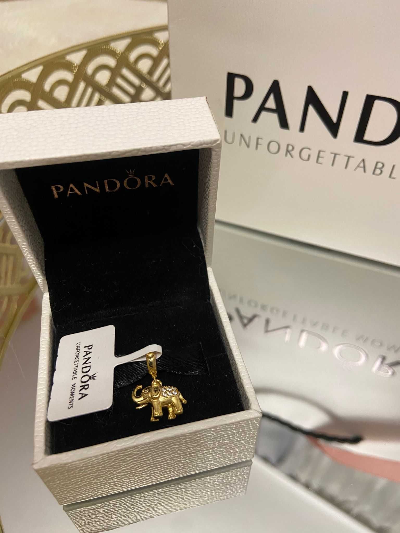 Charms Pandora – Złoty Słoń z Trąbą do Góry