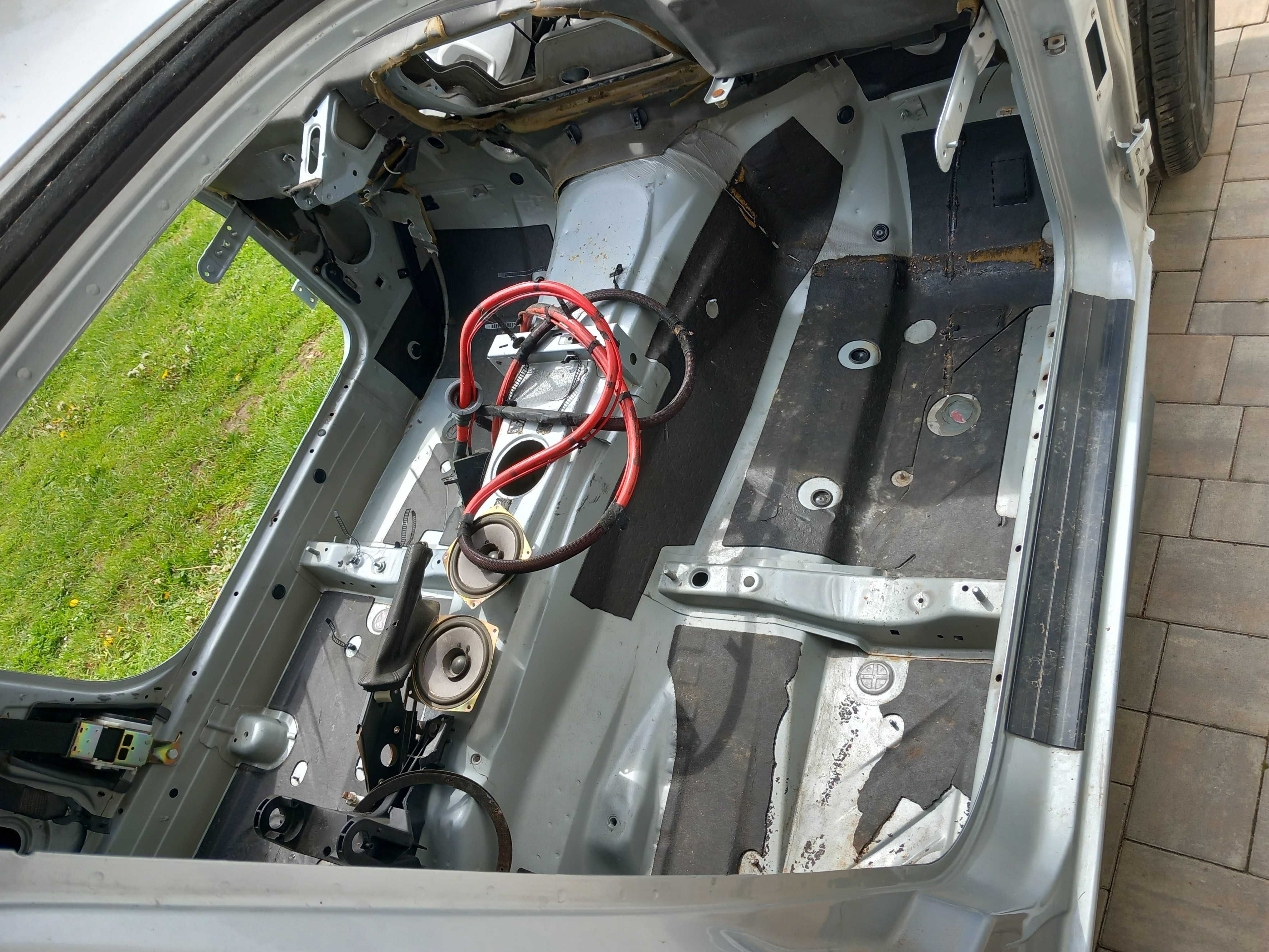 BMW e36 Coupe błotnik ćwiartka podłoga progi dach drzwi szyba wózek