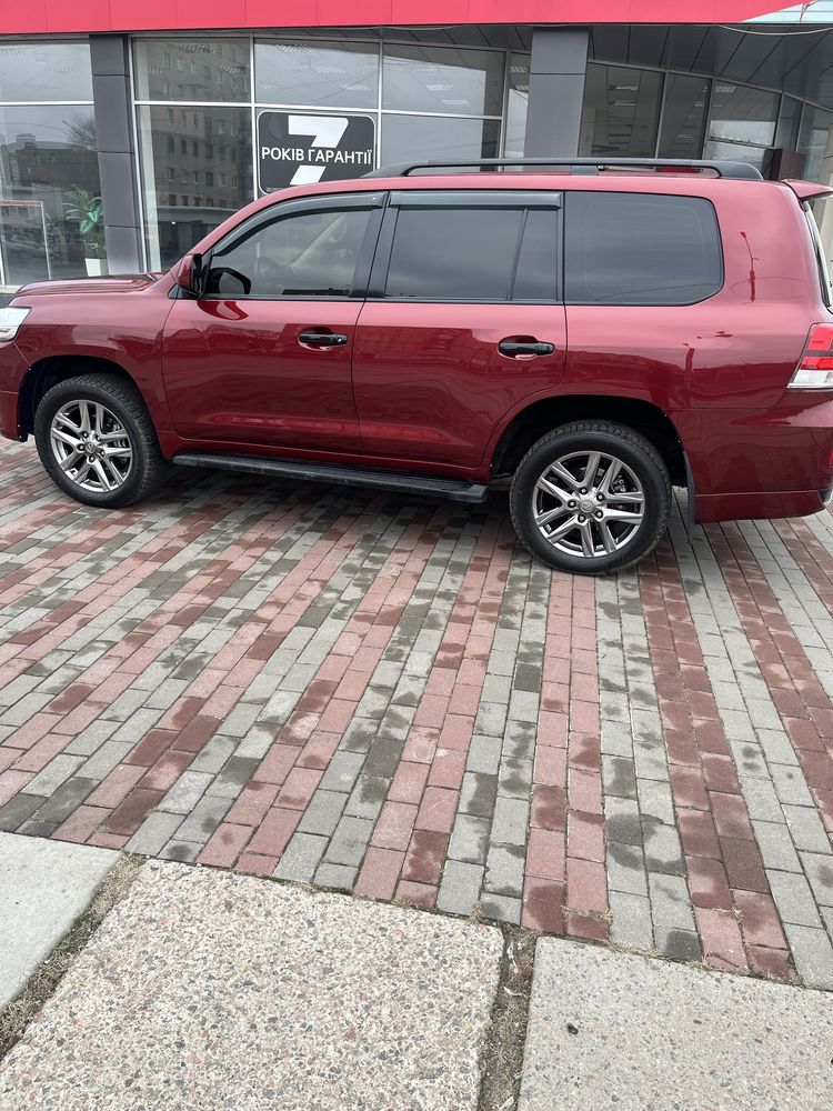 Toyota Land Cruiser 200