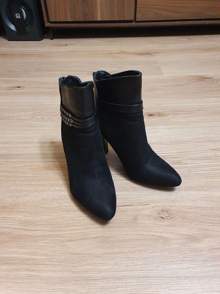 Botki na obcasie jak nowe kupione w CCC