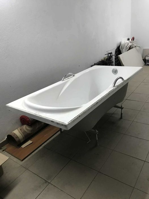 Wyposażenie łazienki, wanna, lustro, szafka z um, WC - po 50 zł za szt