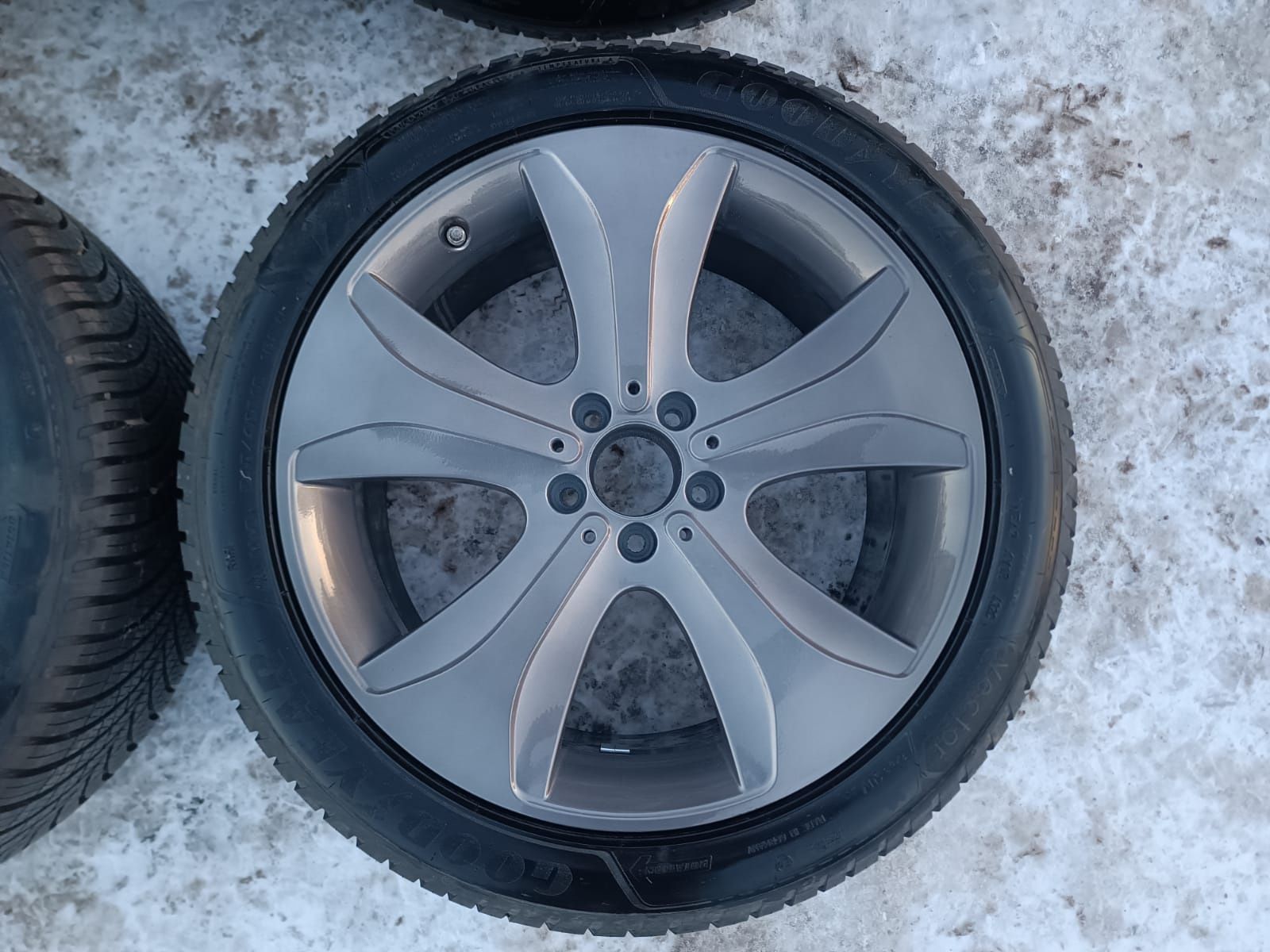 Koła całoroczne 245/45/19 Mercedes Sklasa 5x112 ET36 TPMS bieżnik 8mm