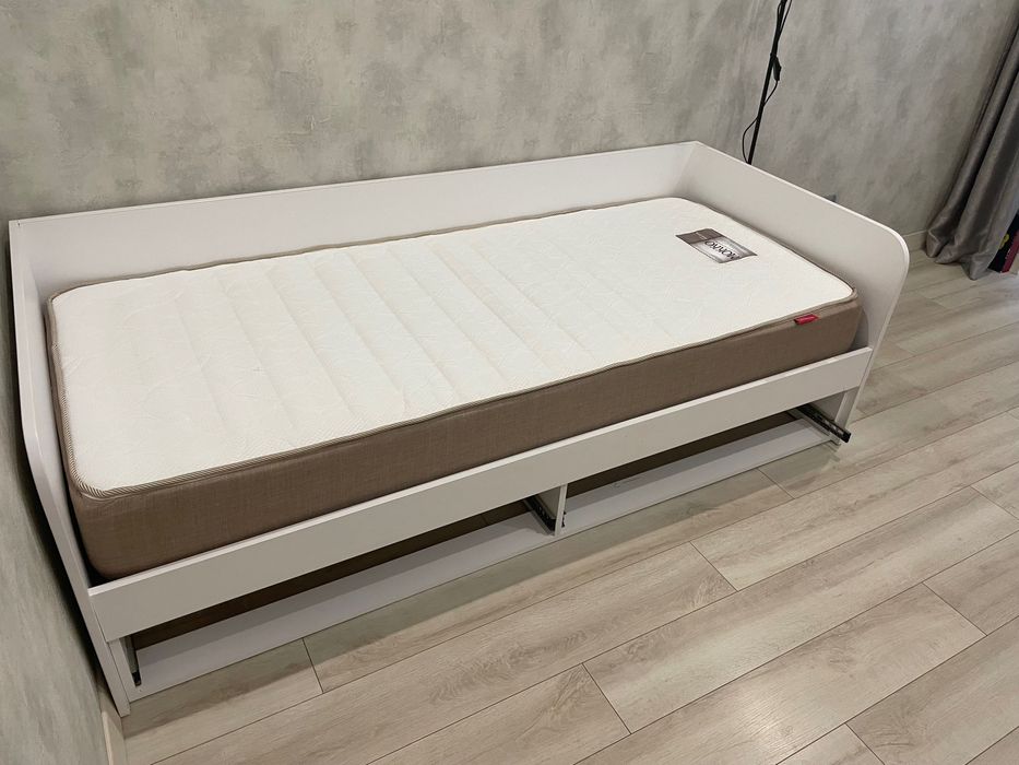 Ліжко підліткове (новий матрас+ ламелі)