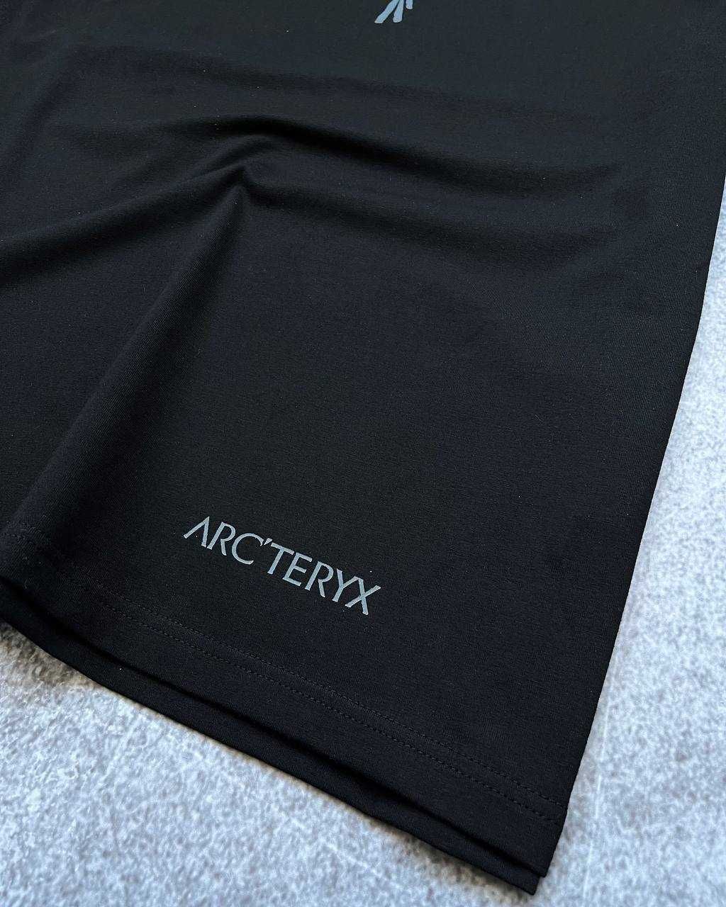 Чорна футболка Arcteryx з бірками (Оверсайз)