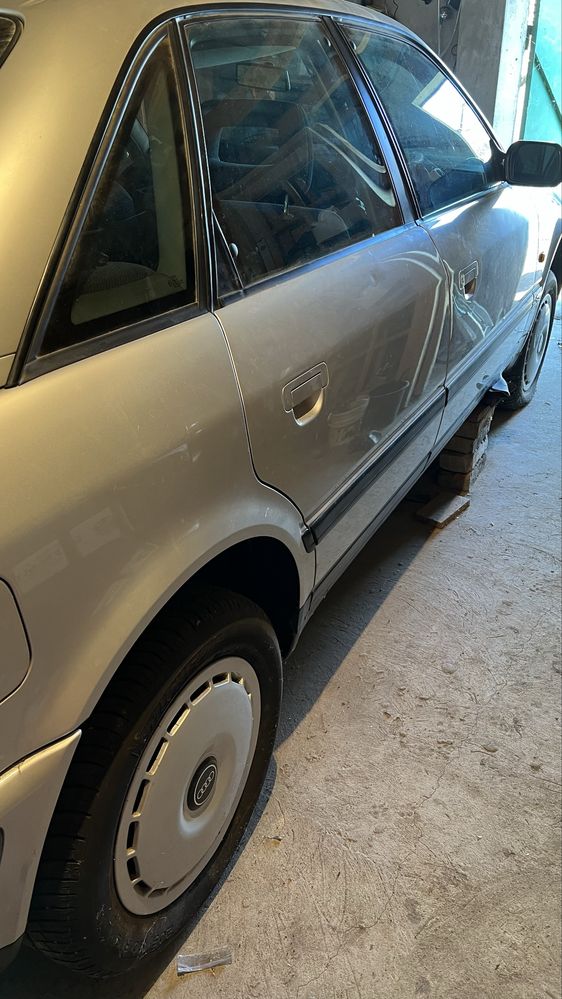 Продам Audi 100 в отличном состояние.
