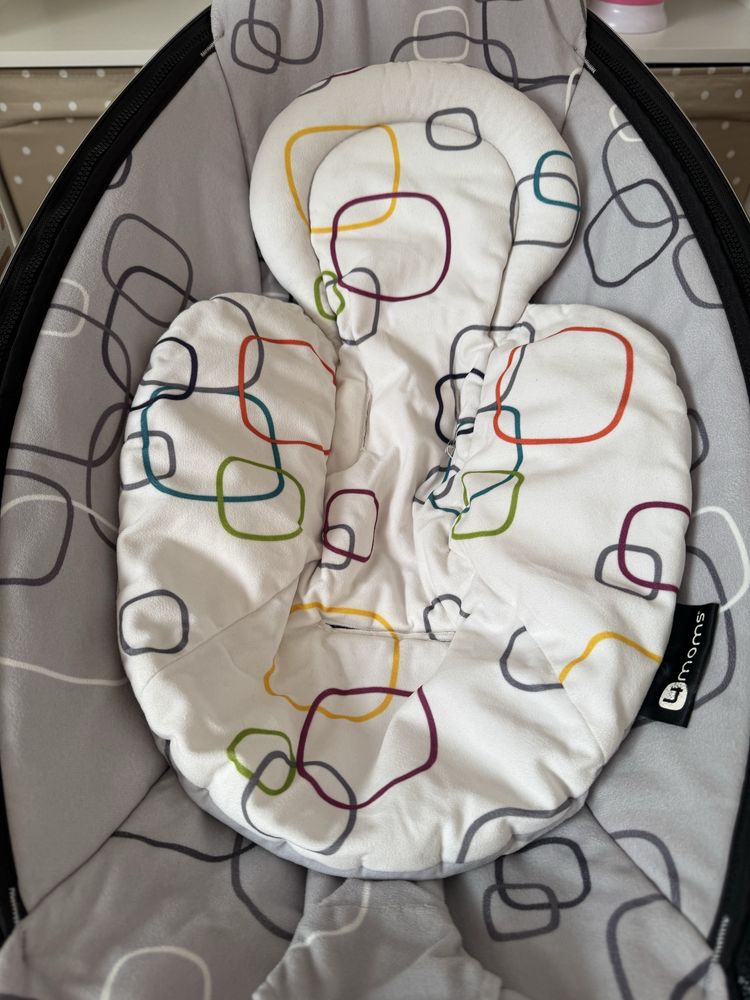 Mamaroo - 4 Moms