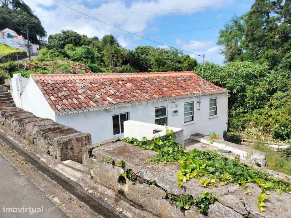 Moradia T2 com Quintal - Tranquilidade e Conforto