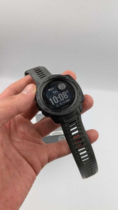 GPS-годинник Garmin Instinct