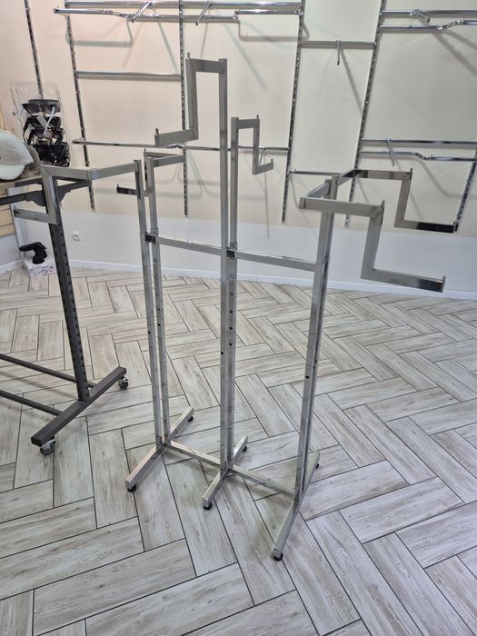 Sprzedam wyposażenie sklepu odzieżowego