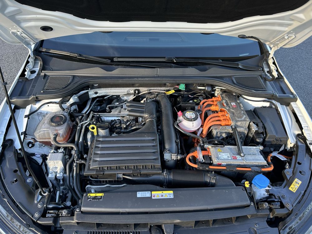 Volkswagen Golf 8 GTE 2022