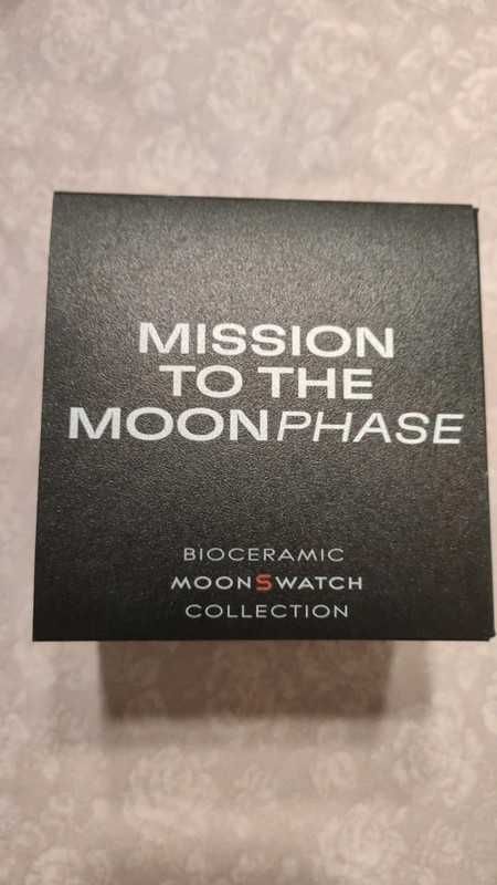 MoonSwatch Mission to the MoonPhase (Black) Snoopy - SO33B700
