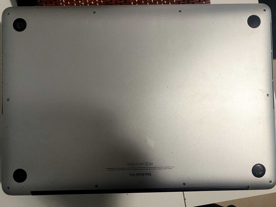 macbook a1398 не працює
