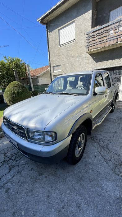 mazda b-2500 pick up 4x4
