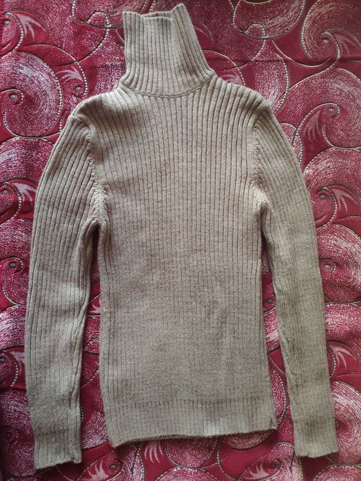 Свитер теплый полушерстяной, 48 размер.