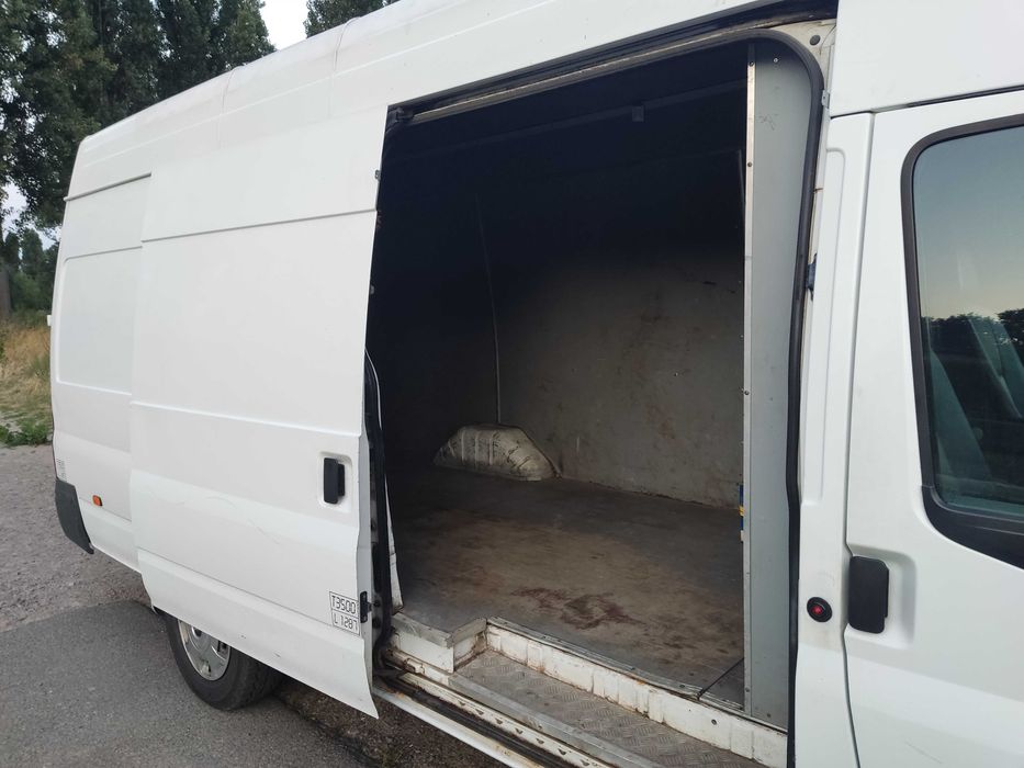Оренда вантажного авто FORD TRANSIT-2.2,  НАЙДОВША і висока база