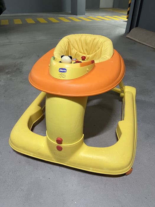 Vendo voador de bebe Chicco 2 em 1