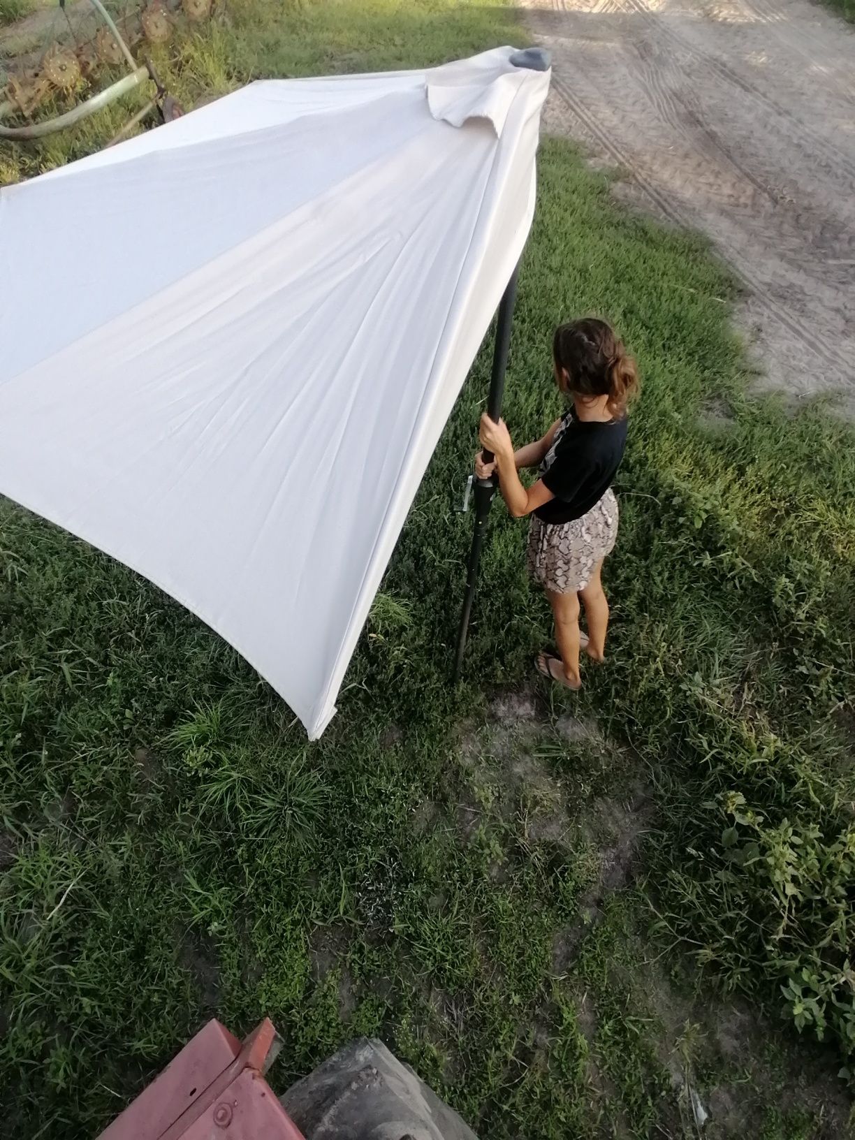 Parasol balkonowy ogrodowy półokrągły beżowy 270cm 2,7m