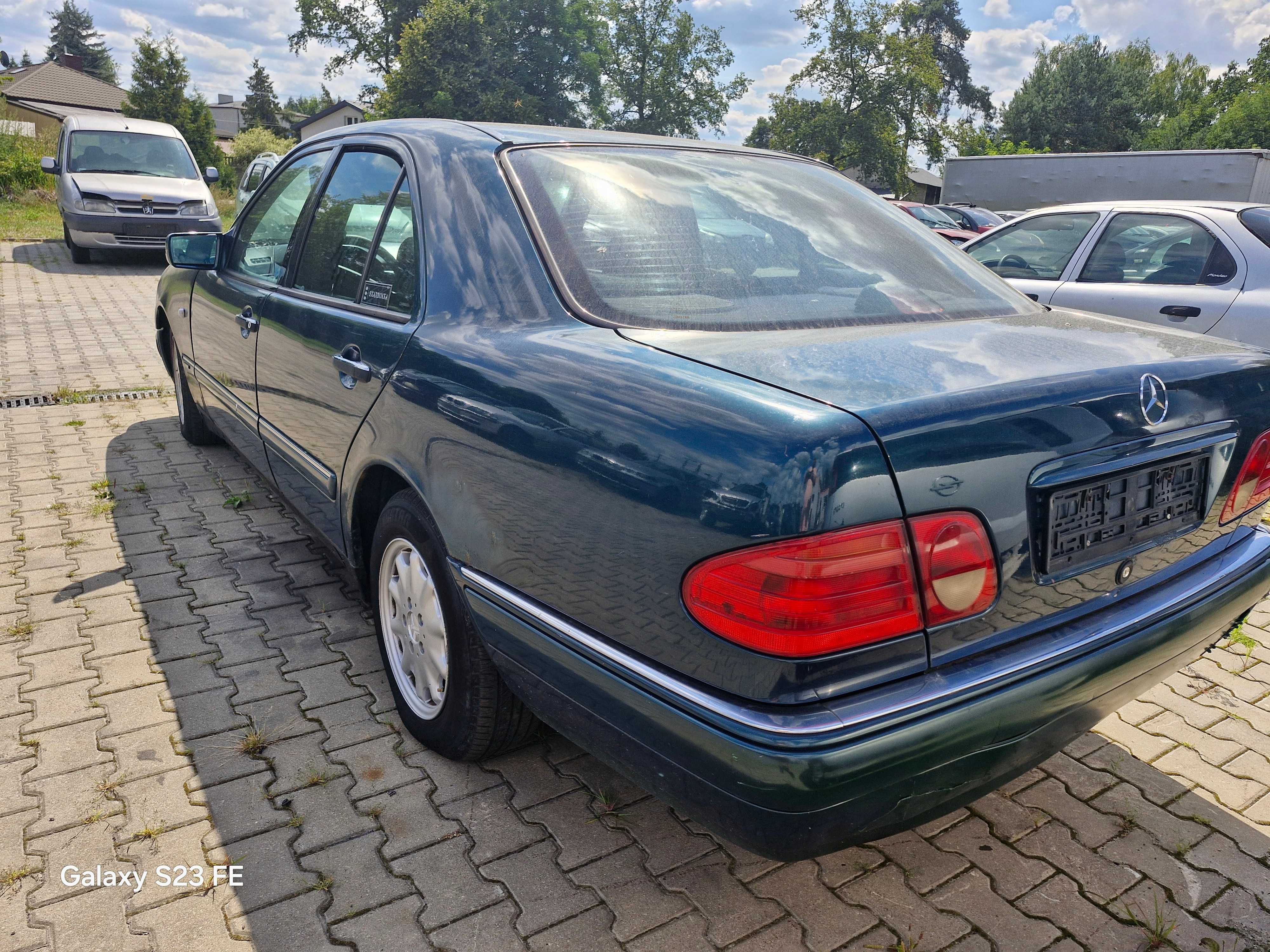 Mercedes-Benz E-Klass W210 2.2 diesel 95KM w całości na części #532