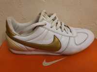 Buty sportowe Nike - 40