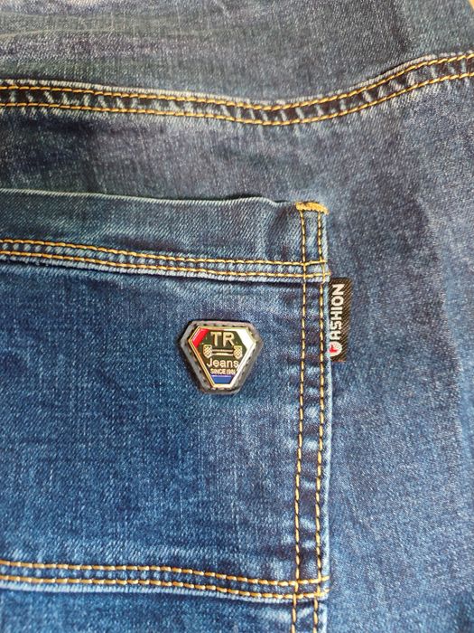 Продам темно сині джинси, нові