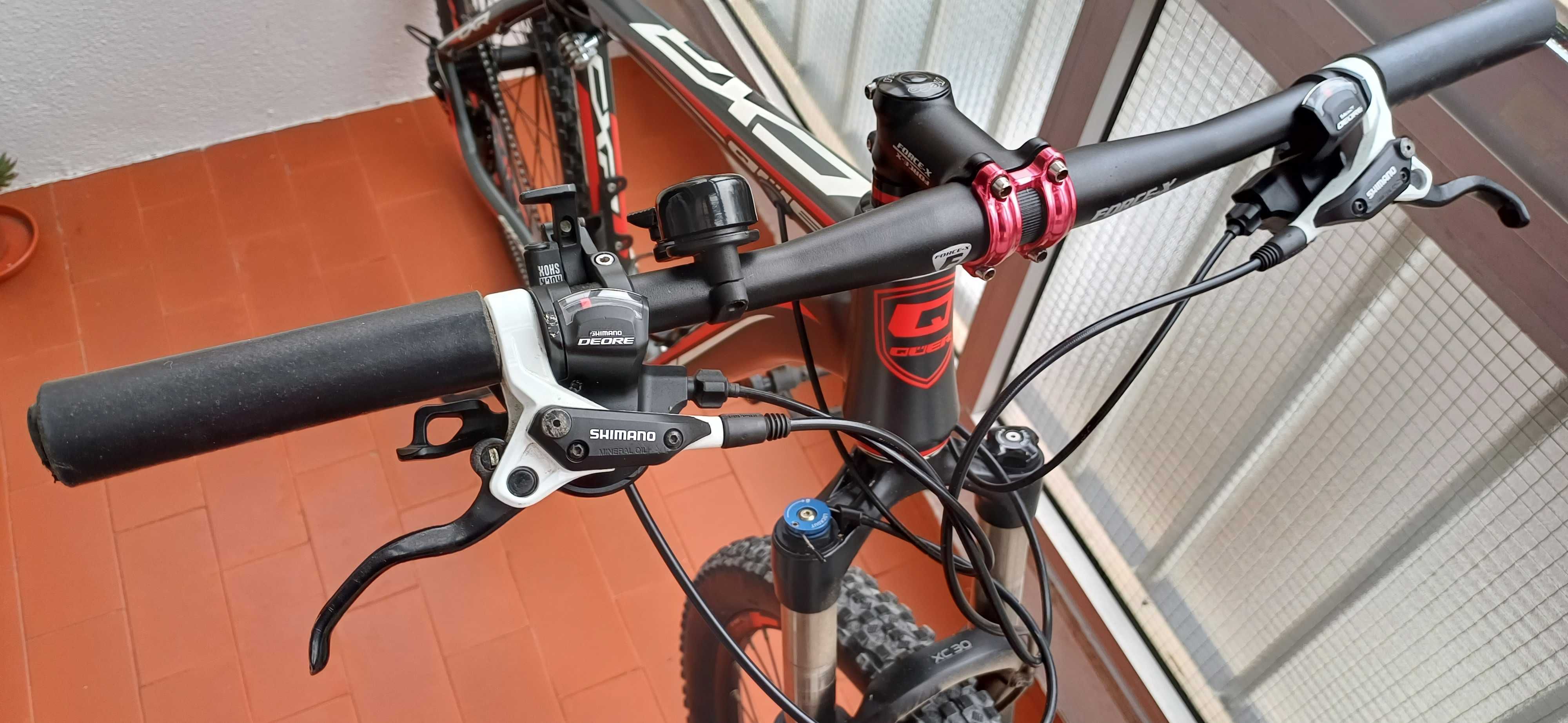 Bicicleta BTT pronta a usar