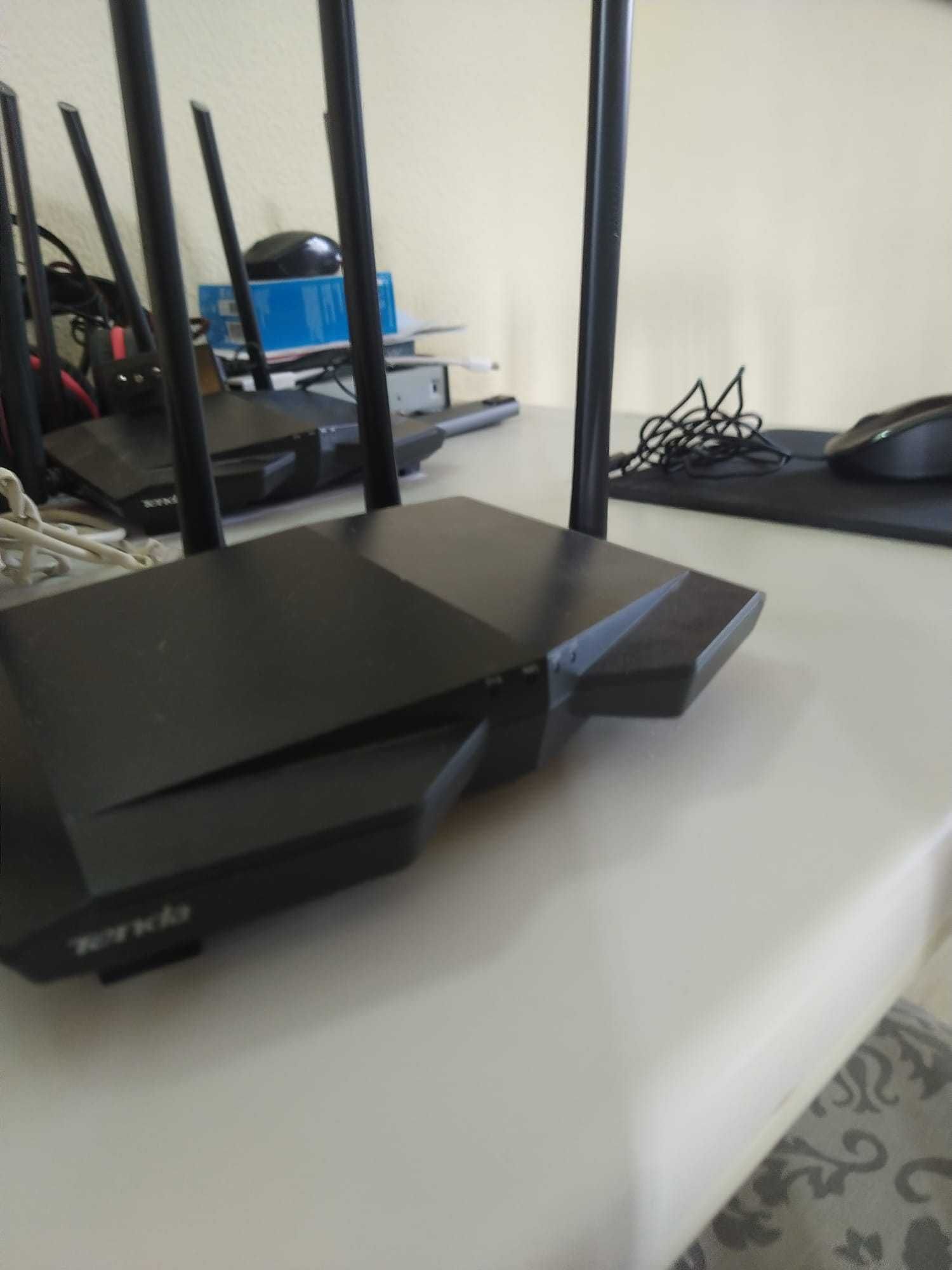 Router tenda com cabo de rede e wireless