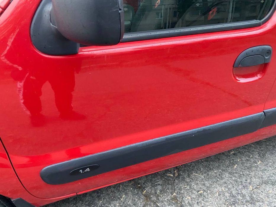 Renault Kangoo ne farbovana